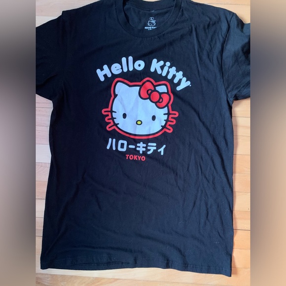 Hello kitty tokyo black tshirt - Picture 1 of 3